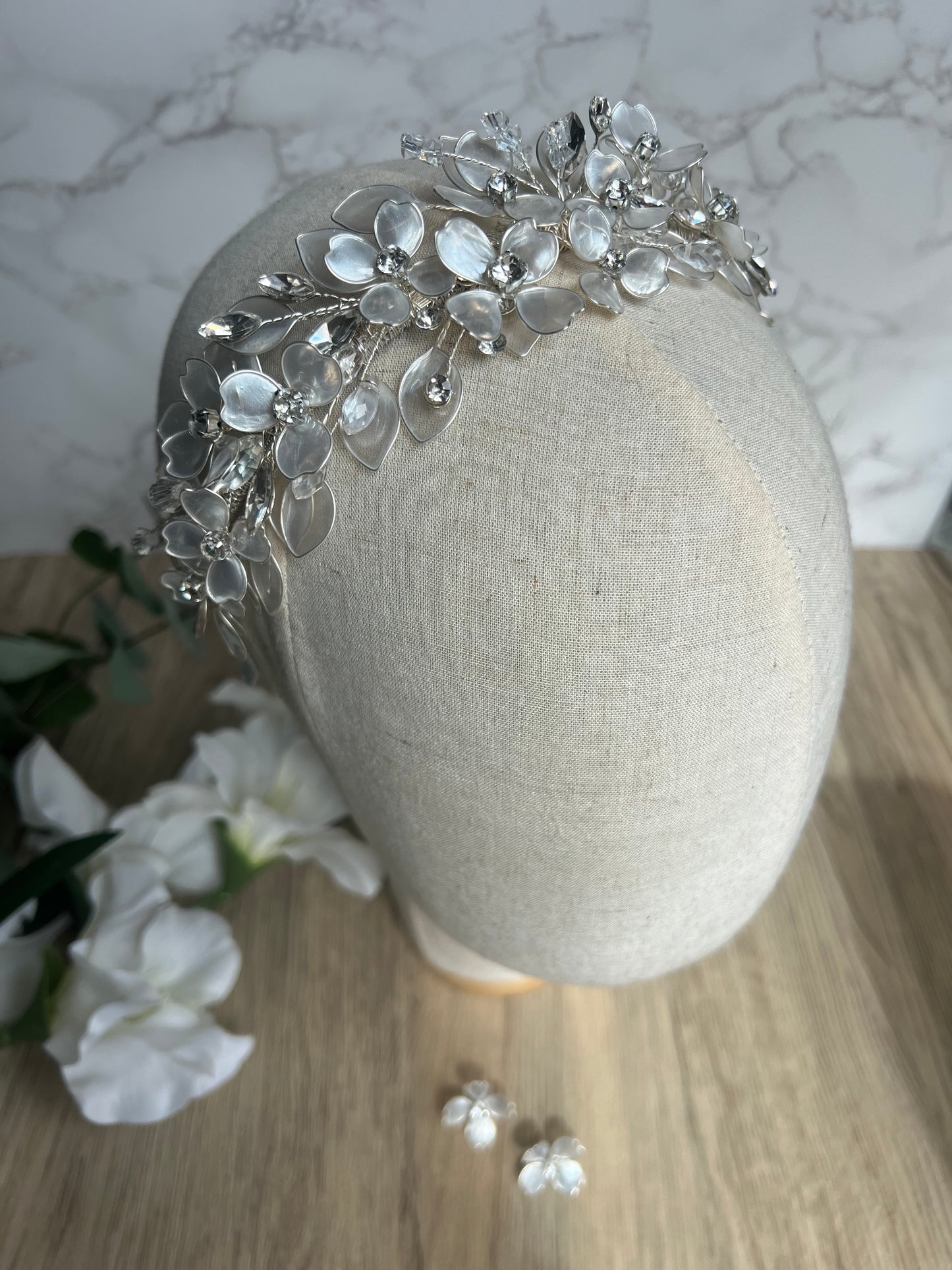 Low Pearl flower and leaf headpiece Low Pearl flower and leaf headpiece Precius pearls