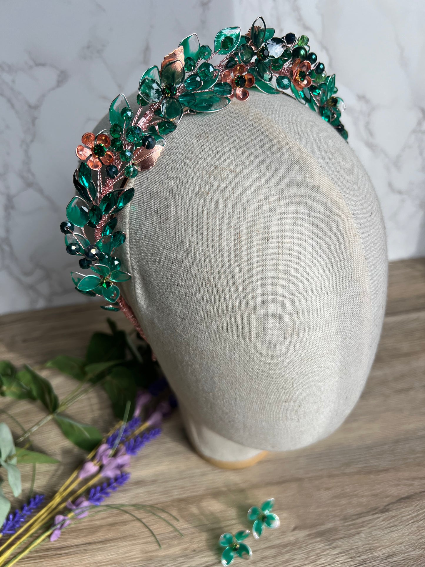 ORLA WEDDING GUEST HEADPIECE ORLA WEDDING GUEST HEADPIECE Precius pearls