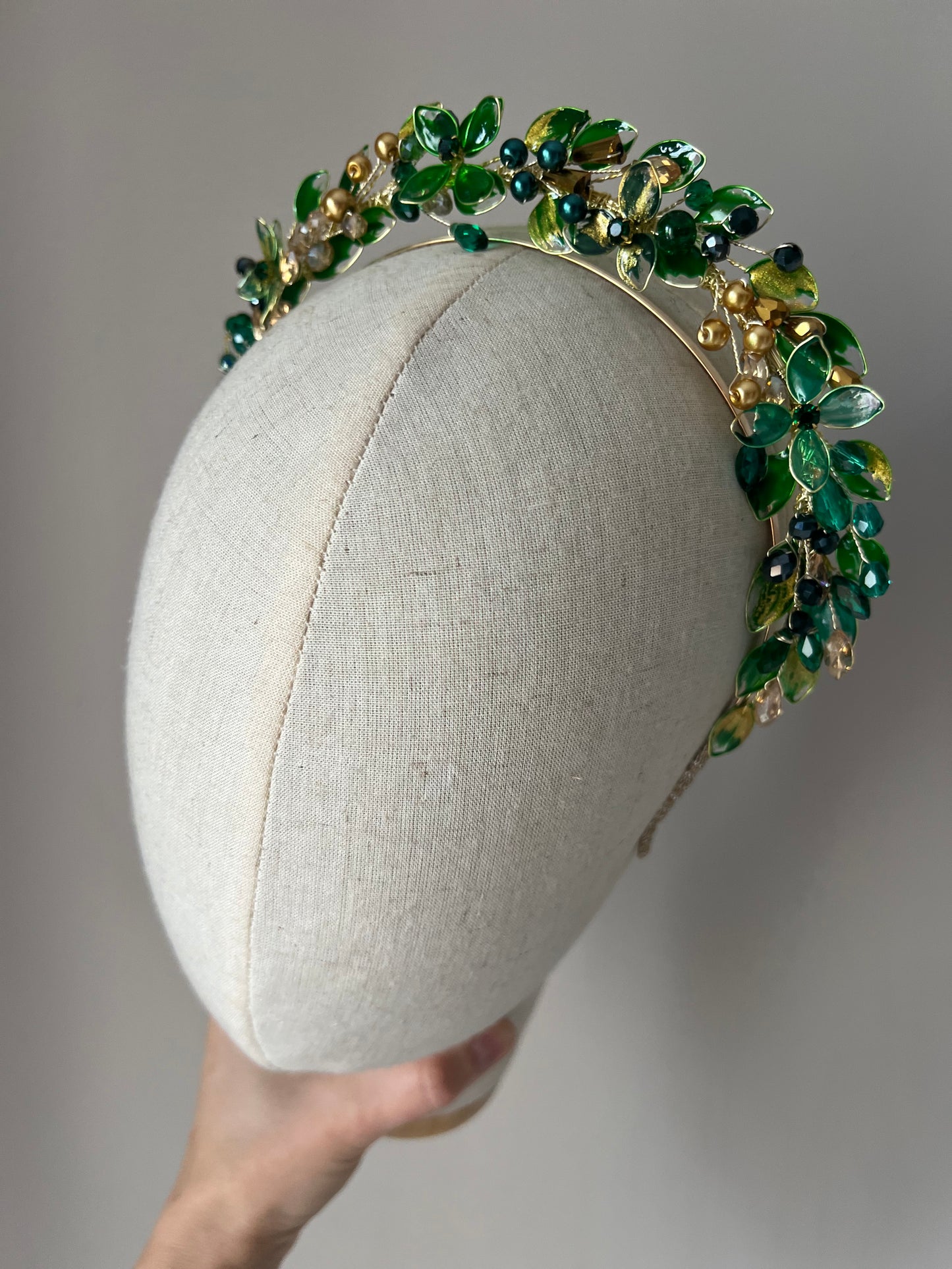 ORLA WEDDING GUEST HEADPIECE ORLA WEDDING GUEST HEADPIECE Precius pearls