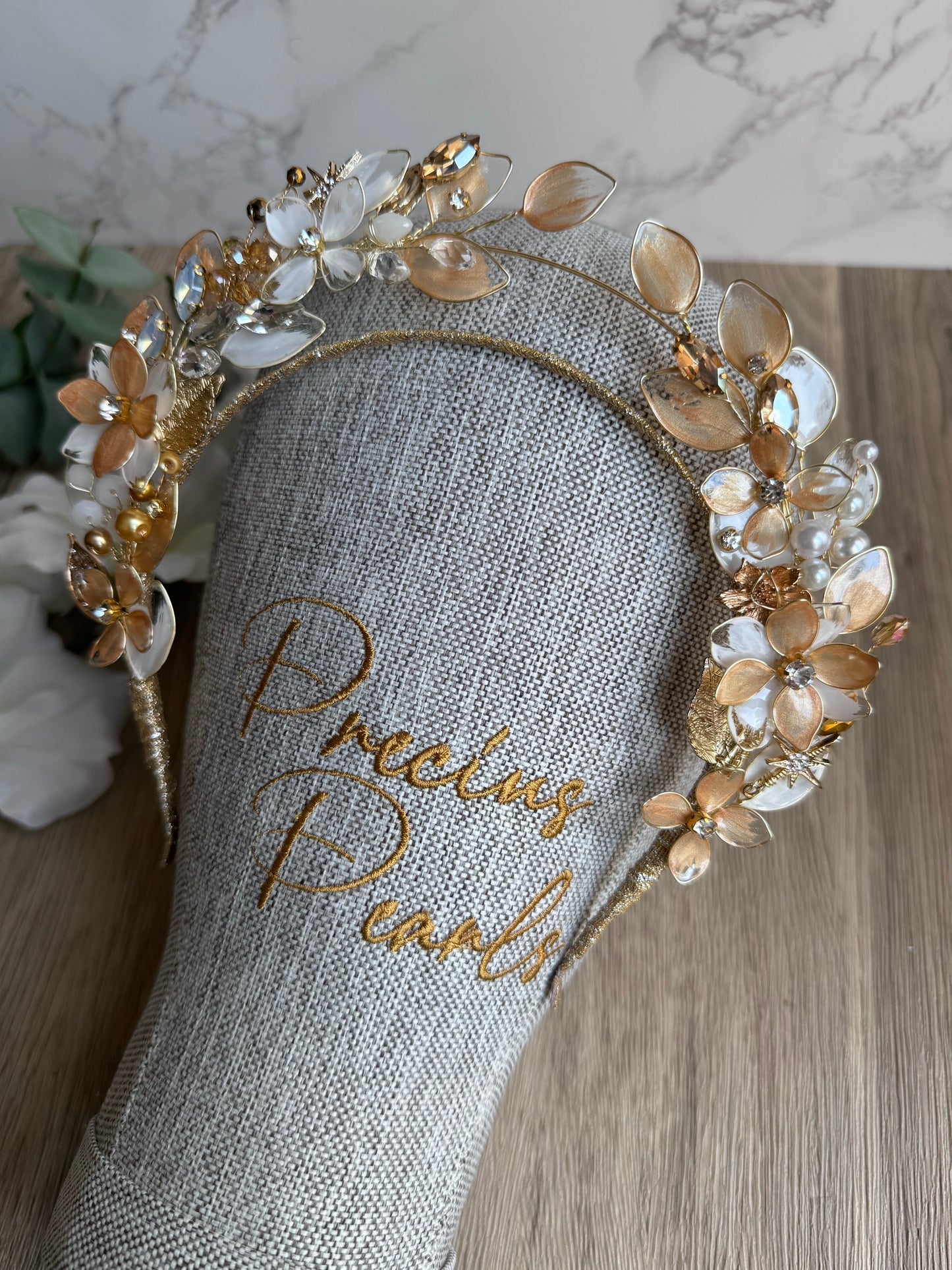 White and Gold halo White and Gold halo Precius pearls