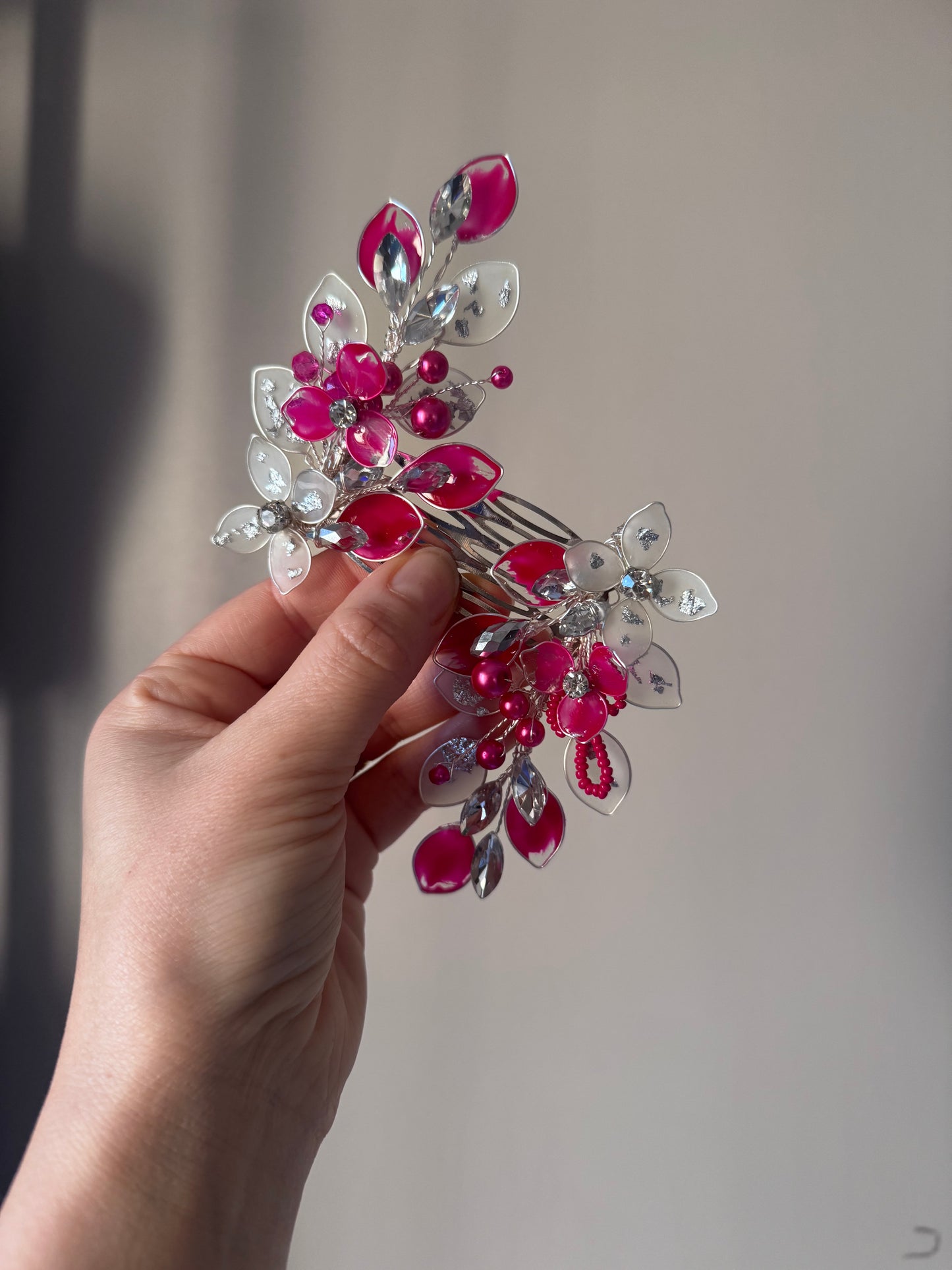 Eve Double leaf comb in Raspberry and Silver Eve Double leaf comb in Raspberry and Silver Precius pearls