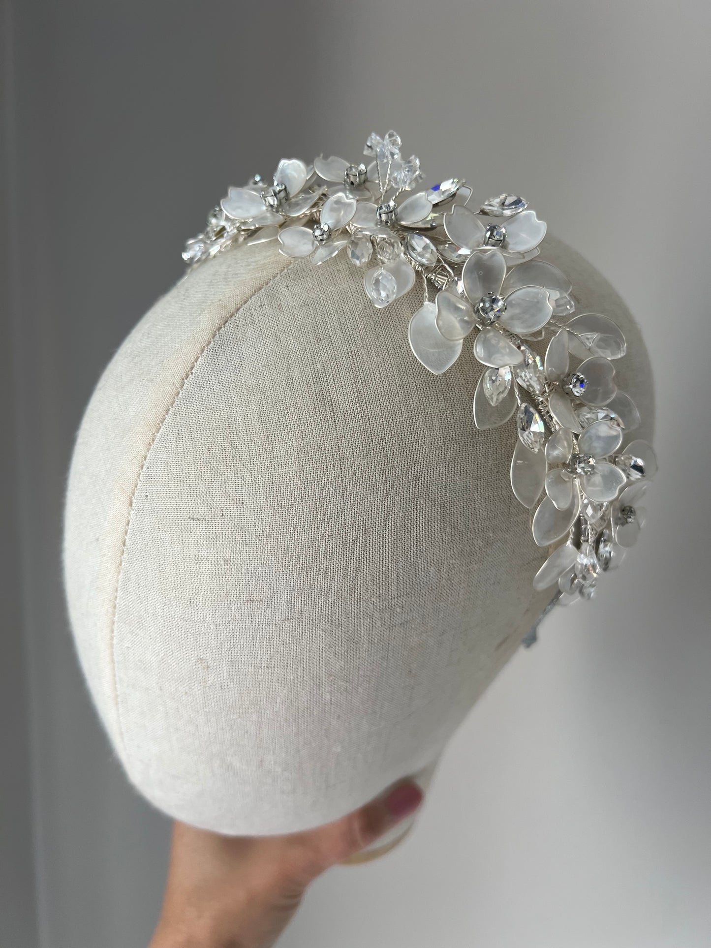 Low Pearl flower and leaf headpiece Low Pearl flower and leaf headpiece Precius pearls
