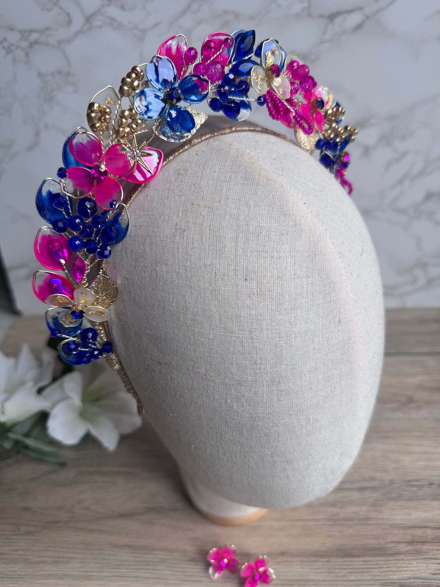 Royal blue and Fucshia halo wedding headpiece Royal blue and Fucshia halo wedding headpiece Precius pearls