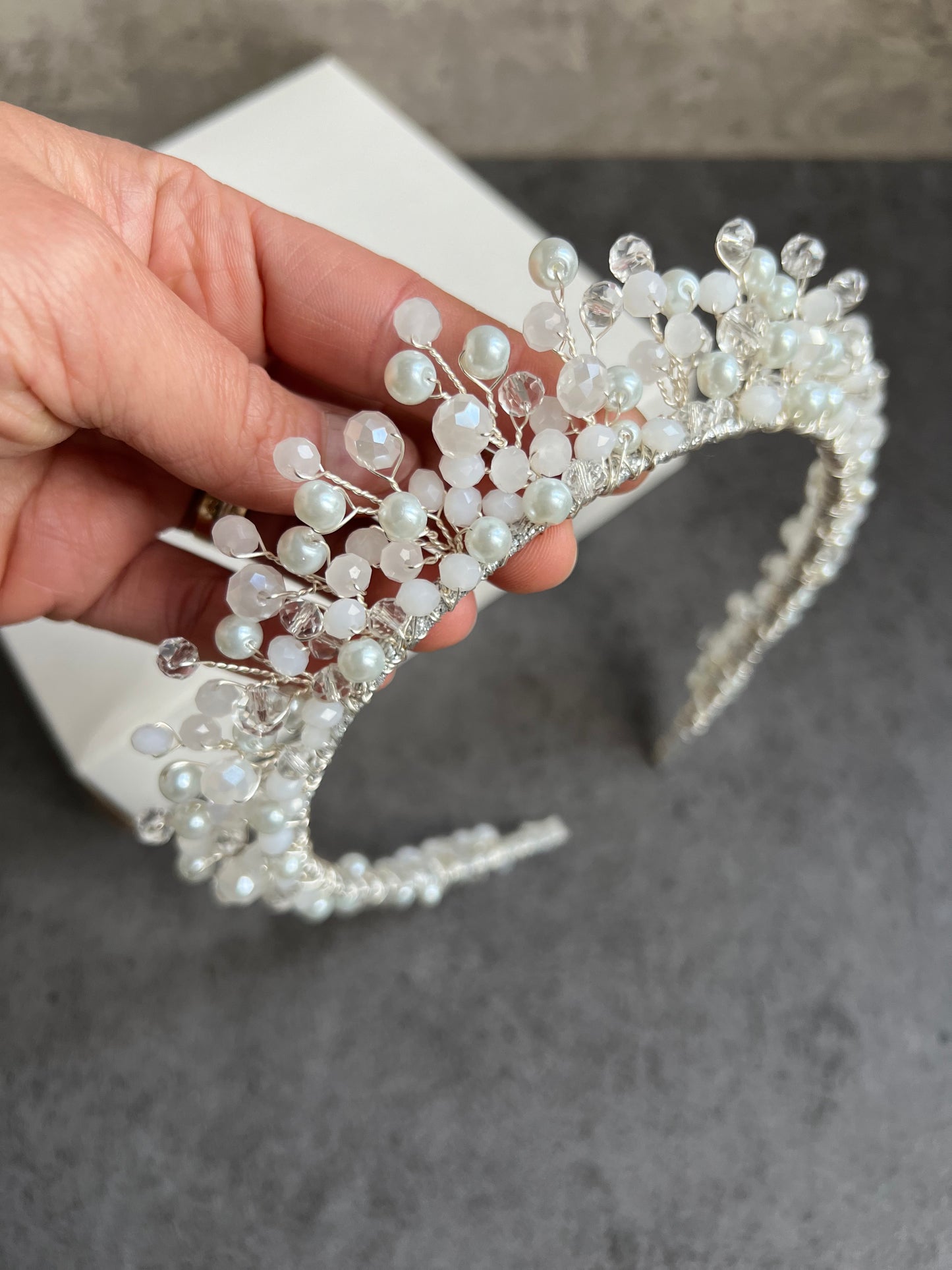Bridal pointed tiara Bridal pointed tiara Precius pearls