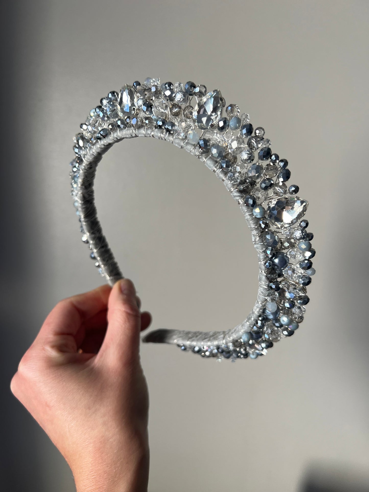 Rhinestone details crown Rhinestone details crown Precius pearls