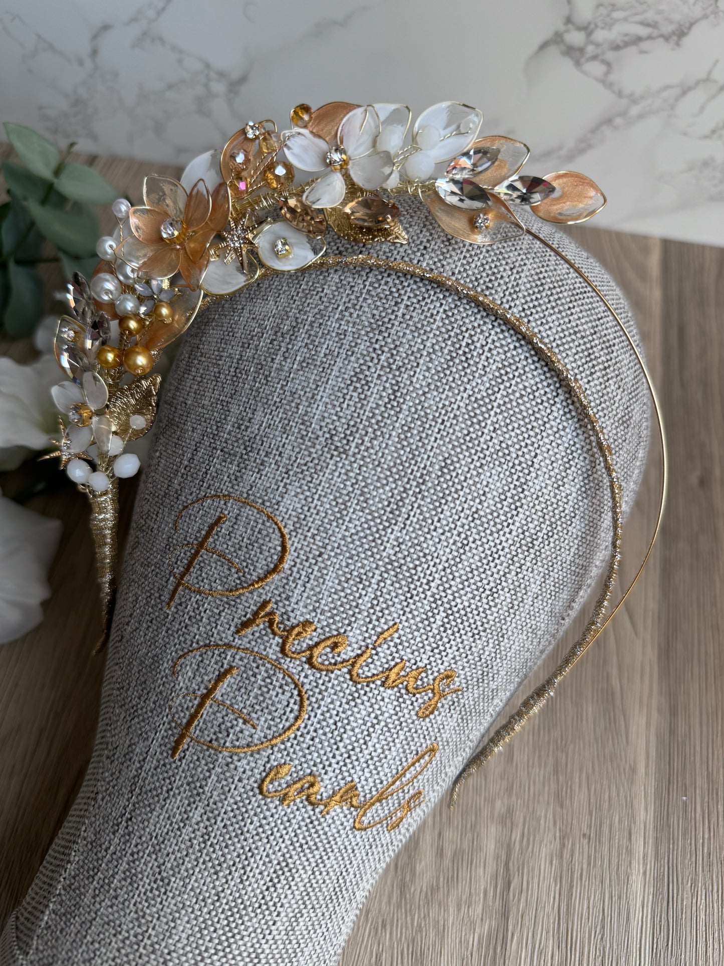 White and Gold halo White and Gold halo Precius pearls
