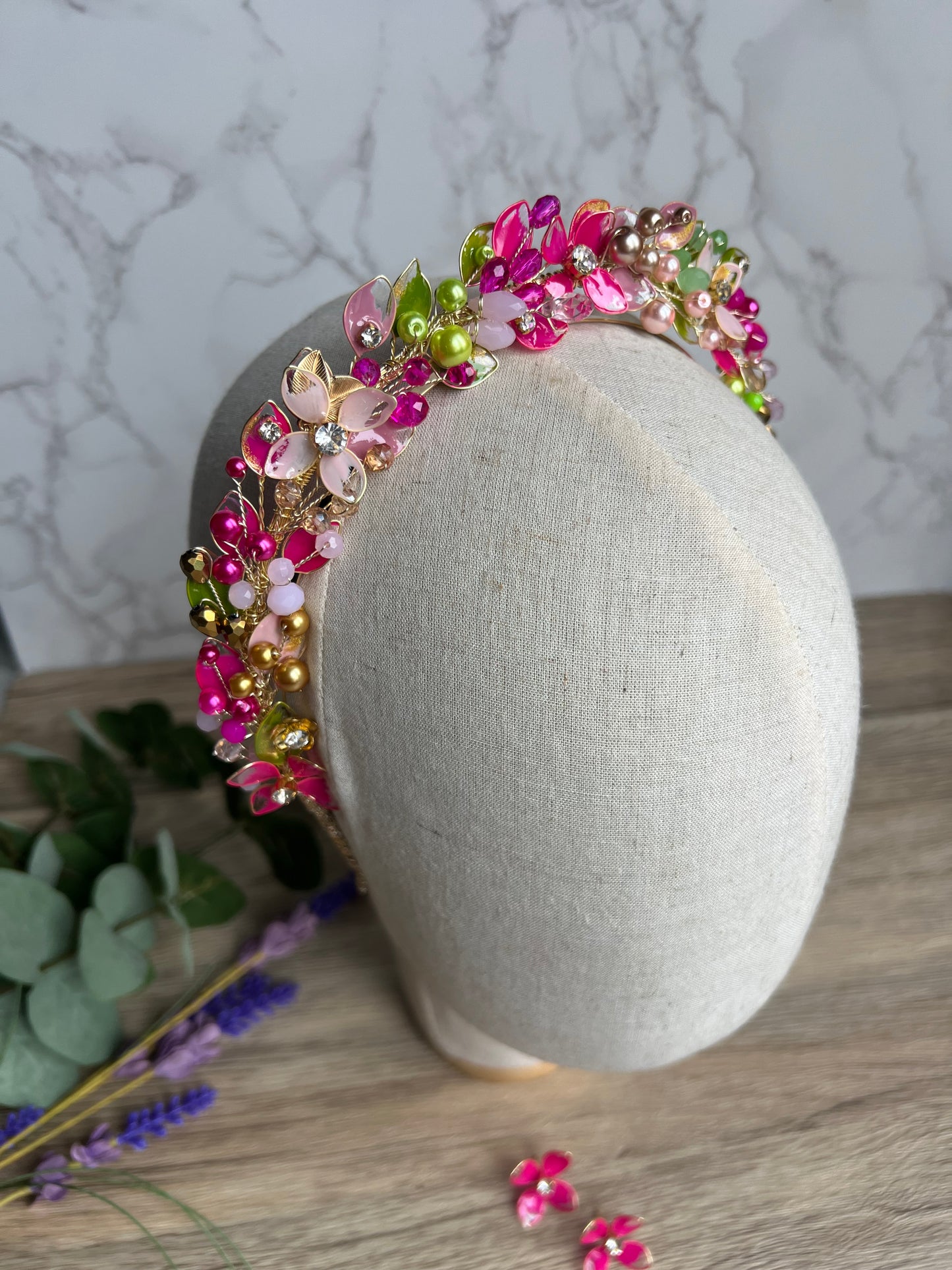 Mixed Pink and Green wedding guest crown Mixed Pink and Green wedding guest crown Precius pearls
