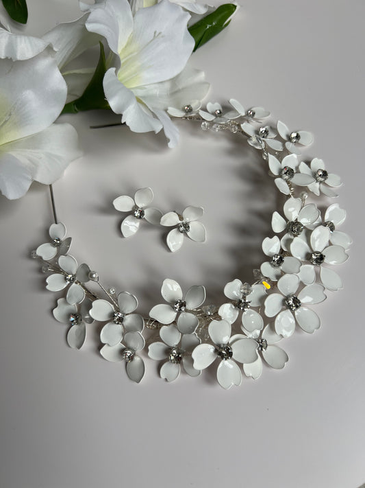 White Flower Crown White Flower Crown Precius pearls