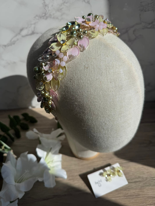 Sage, Pink and Yellow wedding guest Heapdiece Sage, Pink and Yellow wedding guest Heapdiece Precius pearls