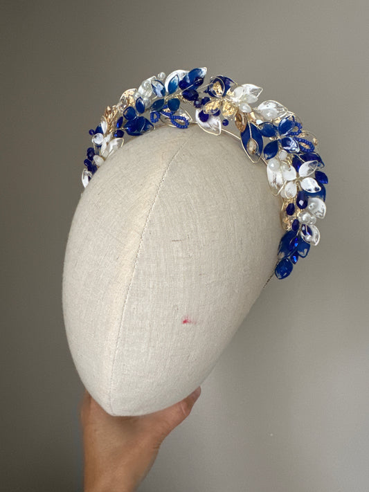 Royal blue, white and Gold halo headpiece Royal blue, white and Gold halo headpiece Precius pearls