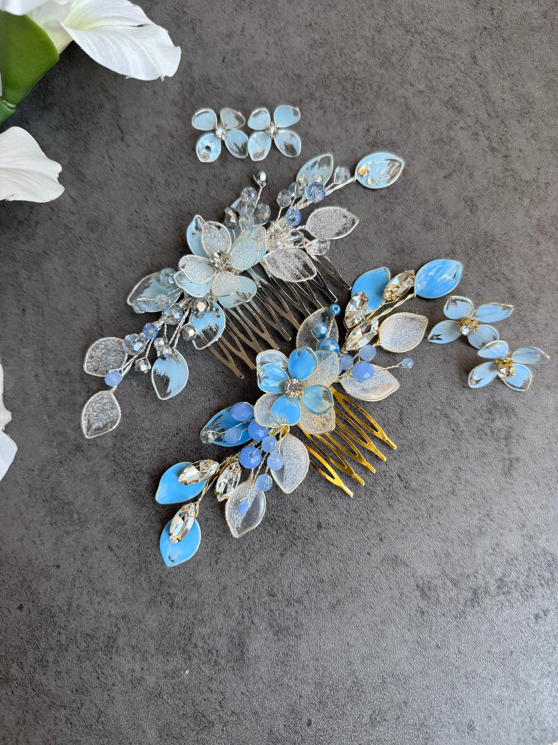 Blue Flower comb Blue Flower comb Precius pearls