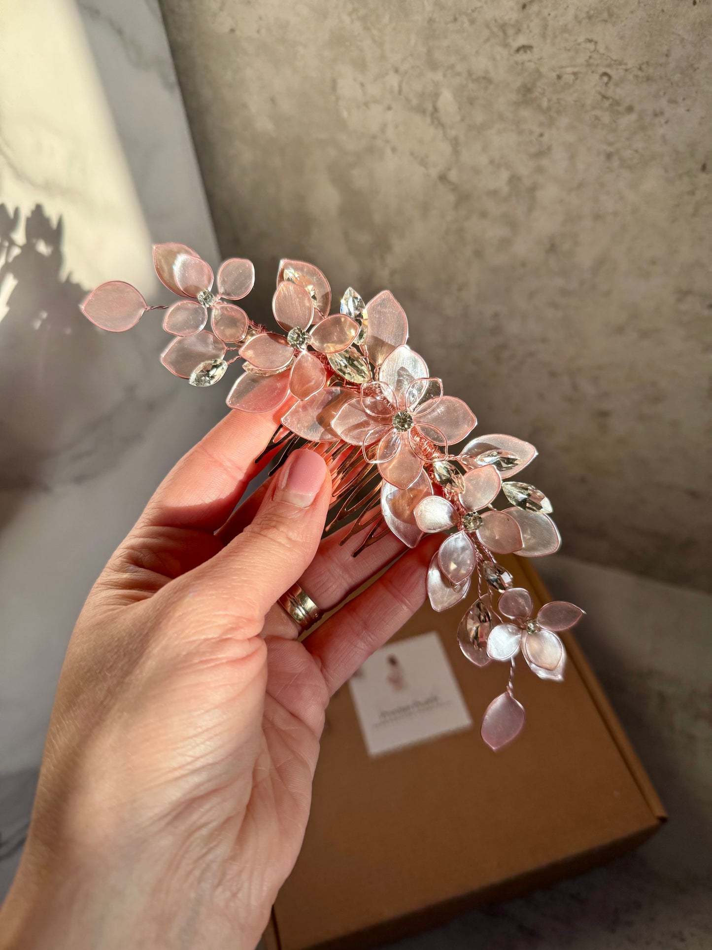 Rose Gold wedding guest comb Rose Gold wedding guest comb Precius pearls