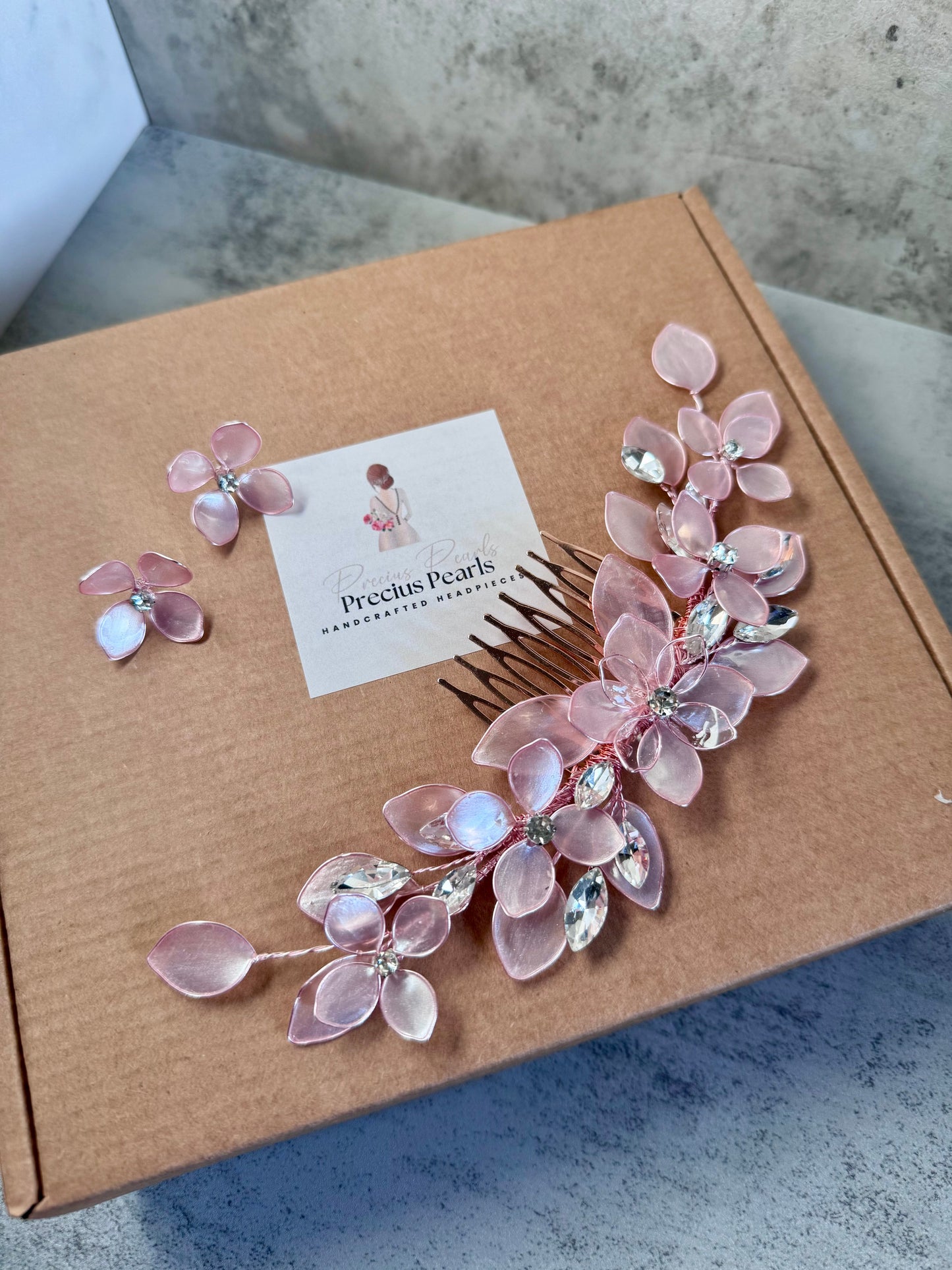 Rose Gold wedding guest comb Rose Gold wedding guest comb Precius pearls