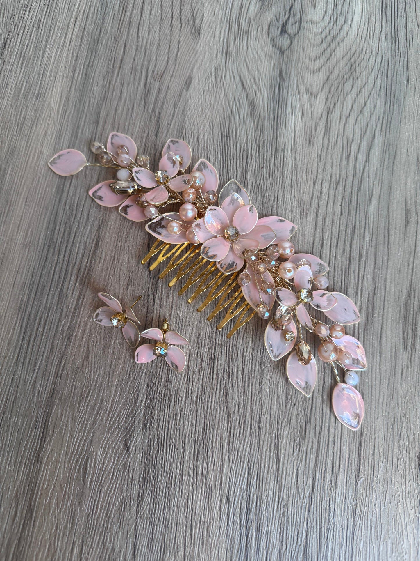 Beige Wedding guest comb Beige Wedding guest comb Precius pearls